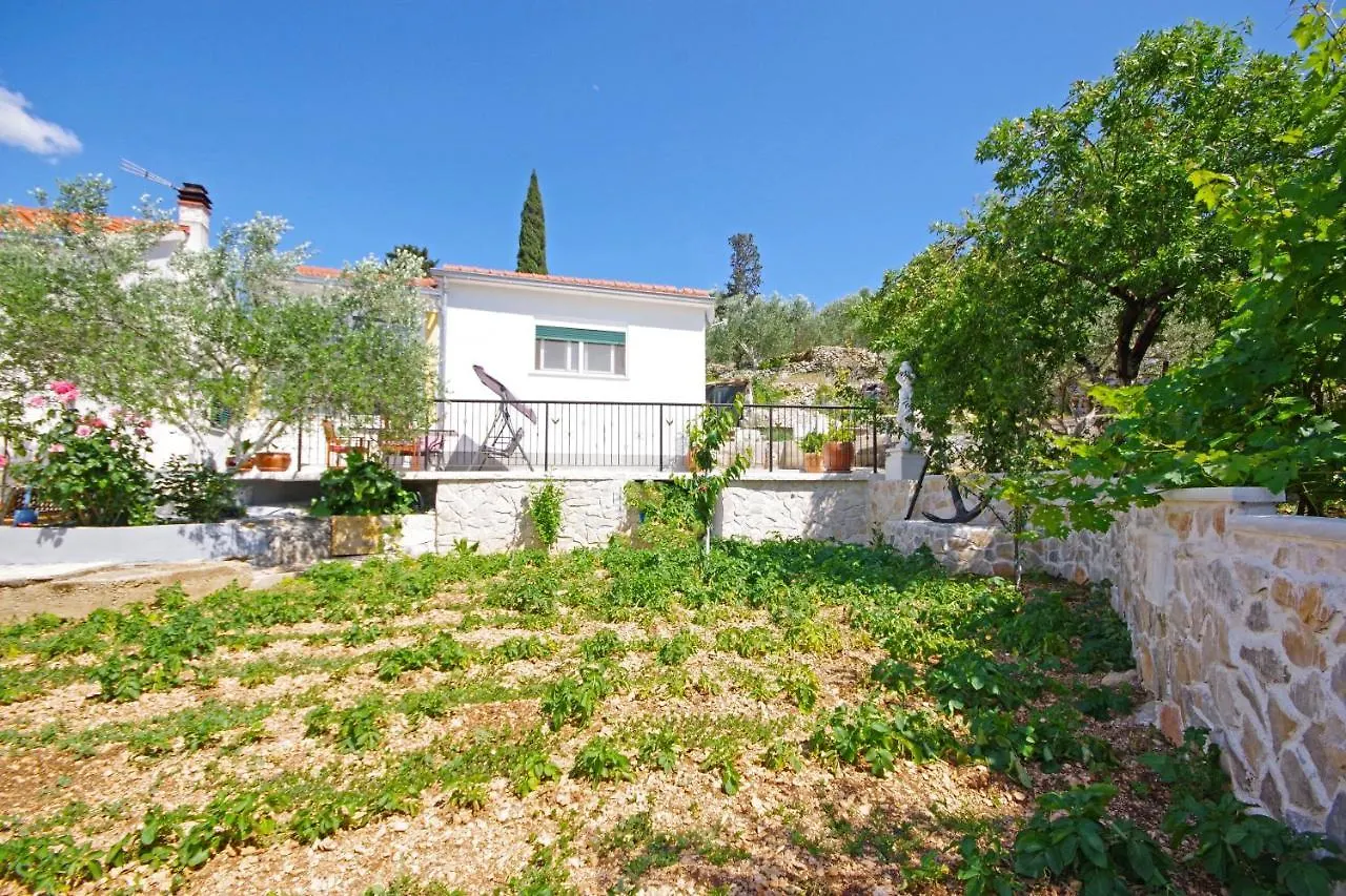 Holiday House With Wifi Trogir - 15319